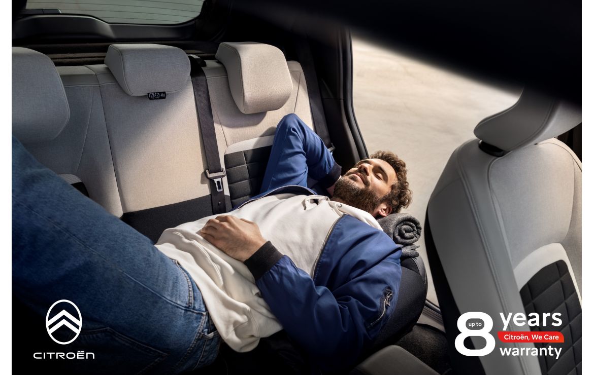 Citroen infographic showing the 8-year new car warranty symbol.