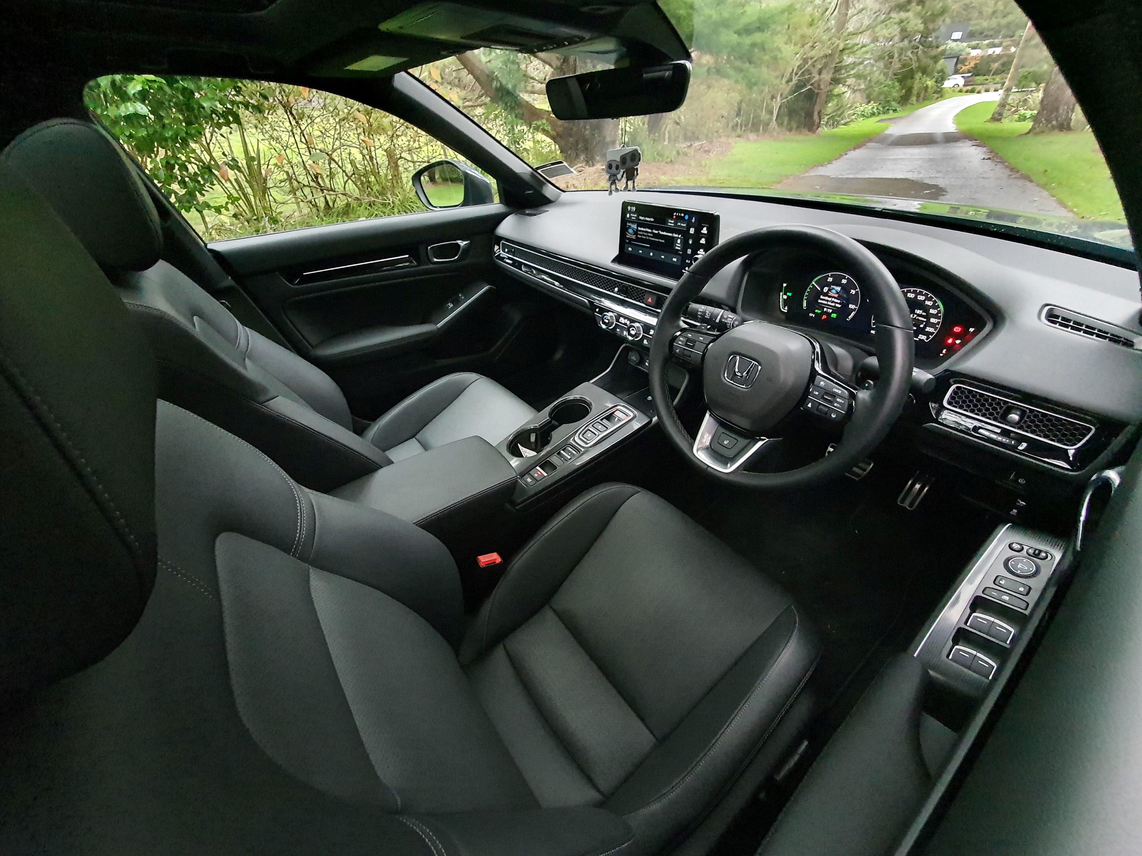 Interior view of a 2025 Honda Civic SR e:HEV.