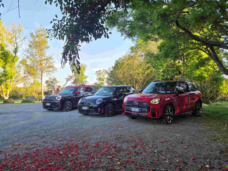 Tarmac Life Xmas Special - Mini 66th. 66 Hours, 6 Cities, 6 British Meals Across NZ