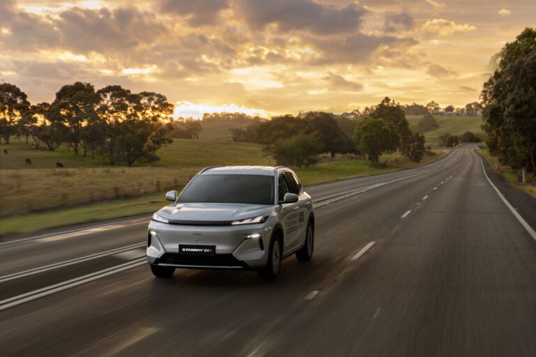 Geely Starray EM-i Smashes World Record on Australia's Most Iconic Road Trip