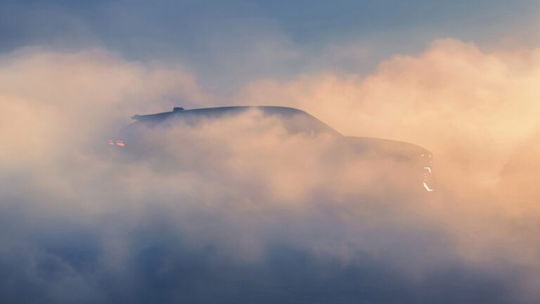 A teaser image of the new Renault Filante crossover.